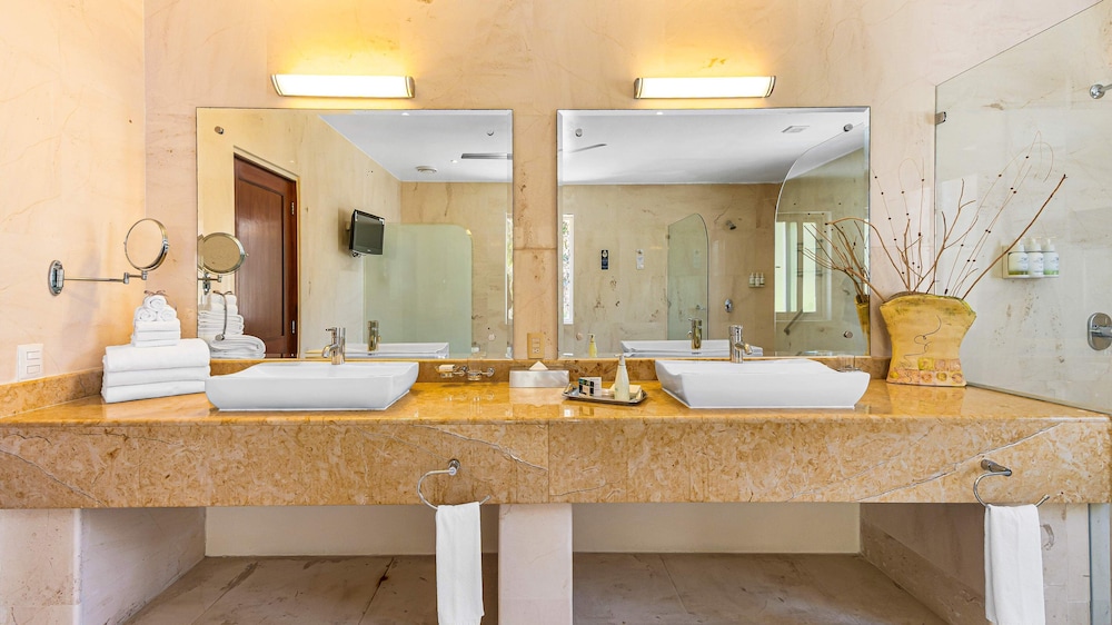 HOLT Grand Miramar Residences
