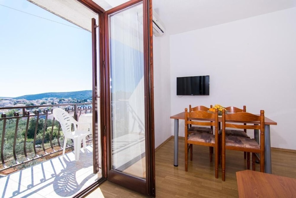 Mato - With Parking - SA1 en Seget — balance & terrace