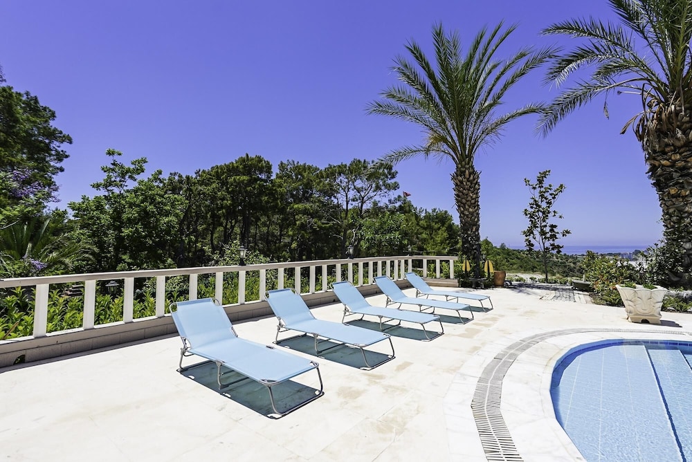 Sea View Terrace Big Villa w Pool 5 min to Beach view 4