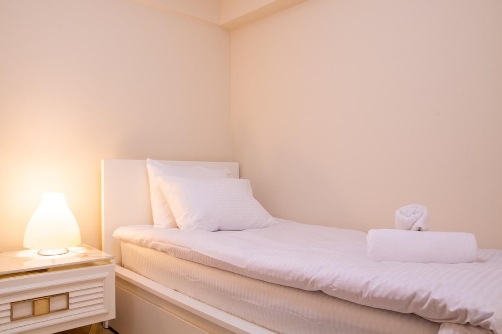 Furnished Stylish Sea View Flat in Izmir Konak view 3
