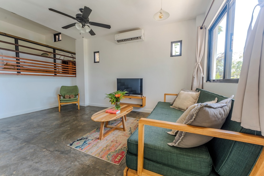 Sea View Paradise Retreat by Sea N' Rent