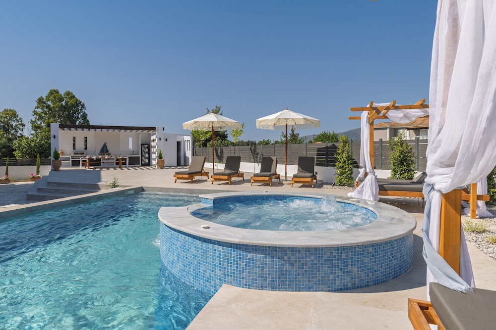 Oasis Luxury Residences