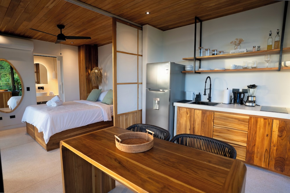 Casita Nalu by Wynwood House