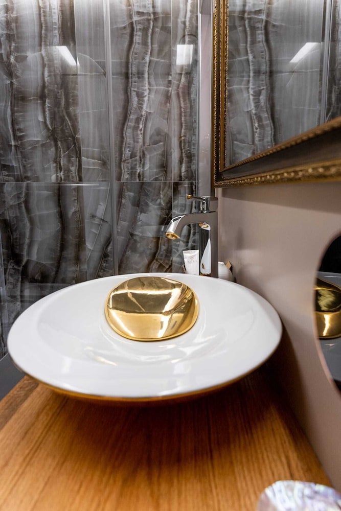 Queen Catlleya Suite view 4