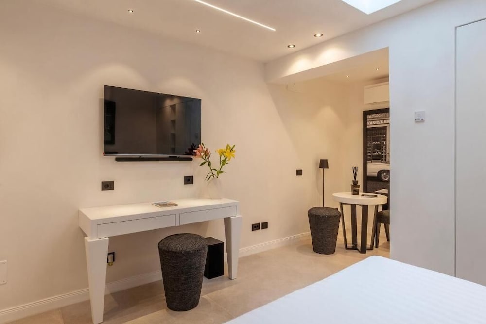 JOIVY Elegant Suites Near Villa Borghese