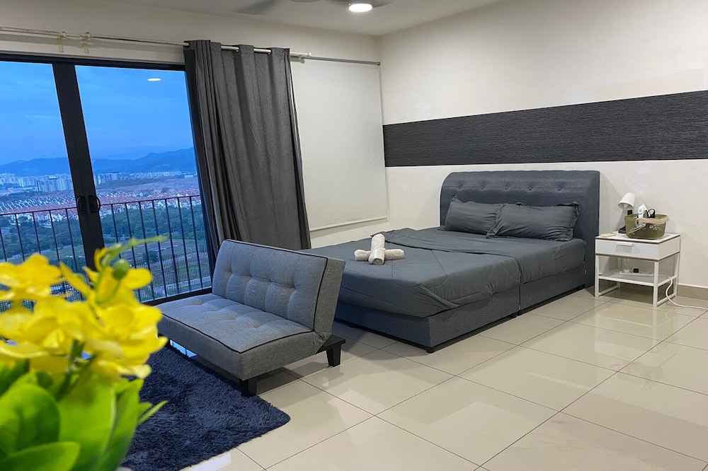 Trefoil @ Setia City Condotel