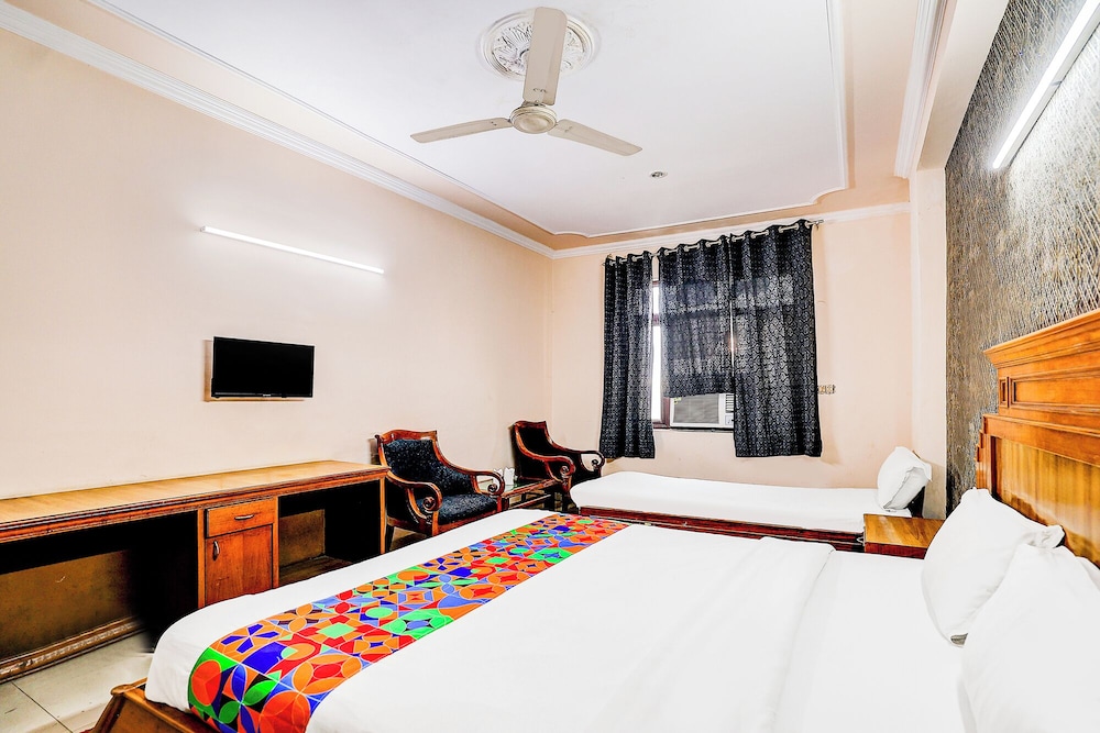 Fabhotel Gold Palace