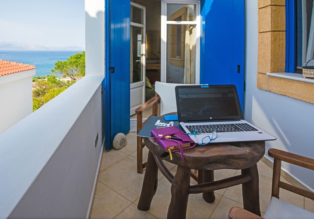 Castri Village - Kythira Quality Resort