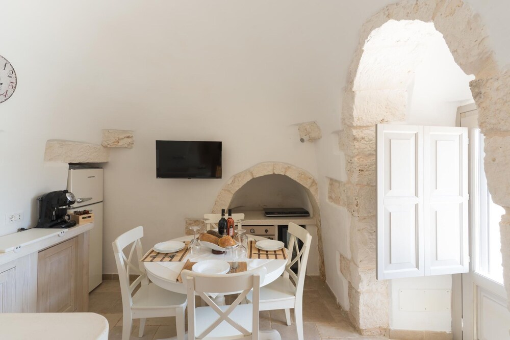 Trullo Eughene a con Piscina