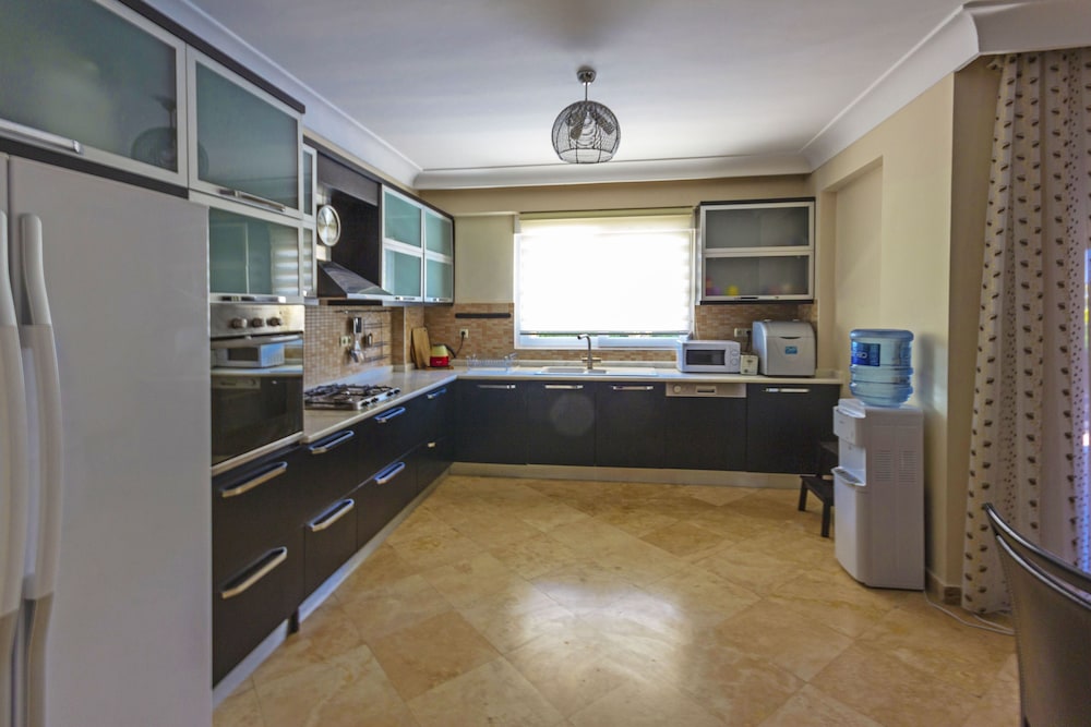 Paradise Town Villa Royal