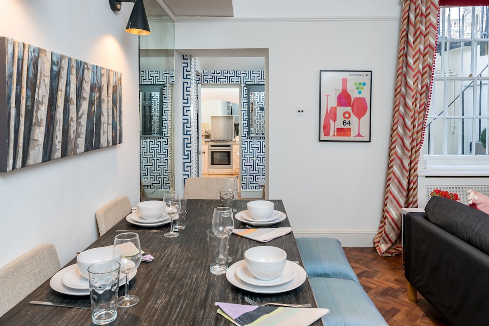 JOIVY Charming 1BR flat w Patio in the Heart of Pimlico