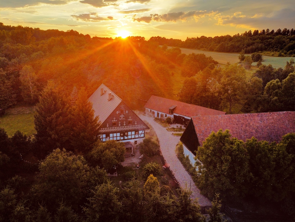 The Oak Lodge