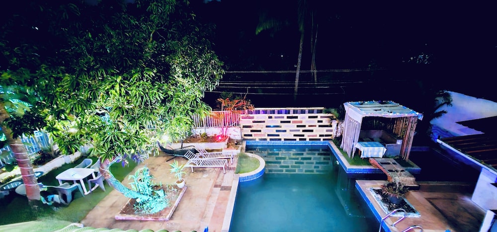 Candolim Sands