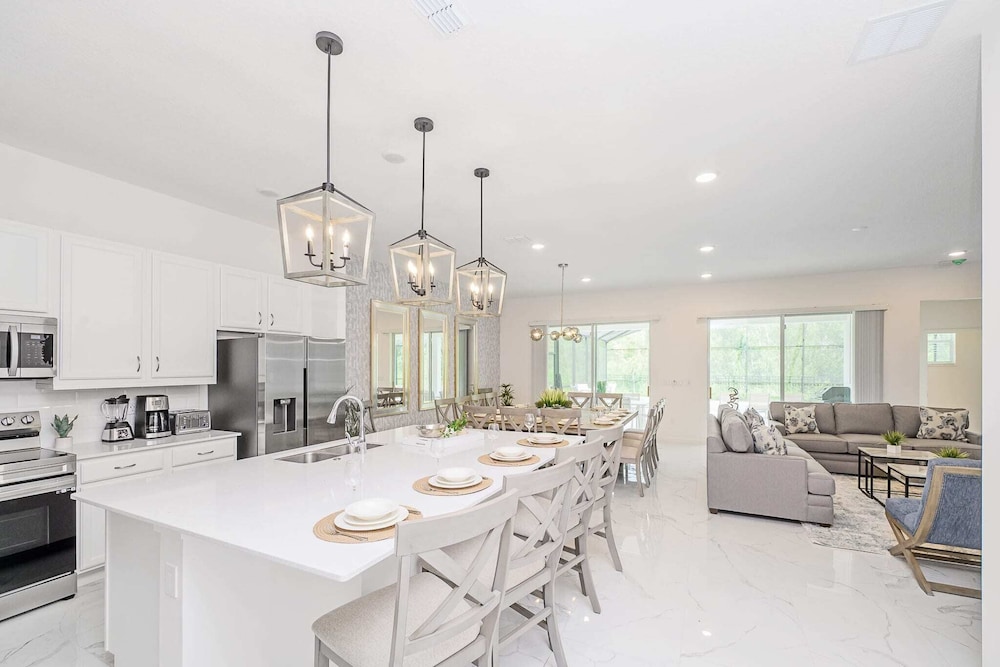 Upstay Luxury Resort Home w Pool & Patiosleeps 26