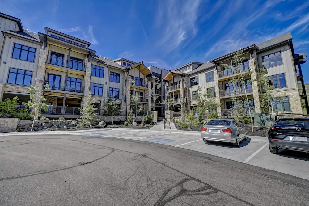 Kokopelli by Avantstay Close to the Ski Slopes in This Majestic Home in Park City view 3