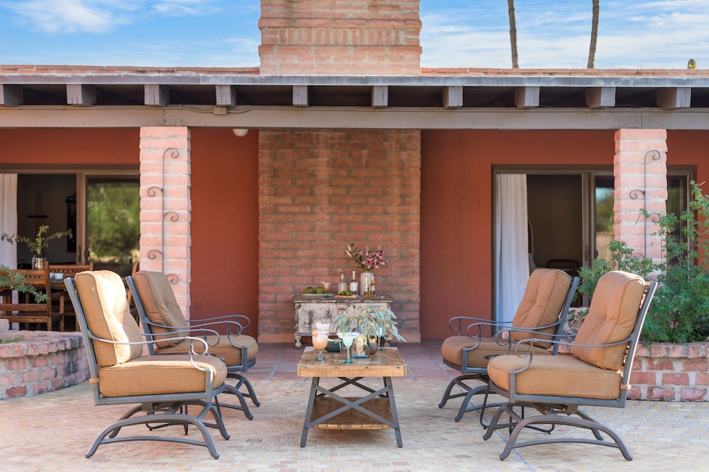 La Casona by Avantstay Gorgeous Spanish Style Oasis w Historic Charm Pool