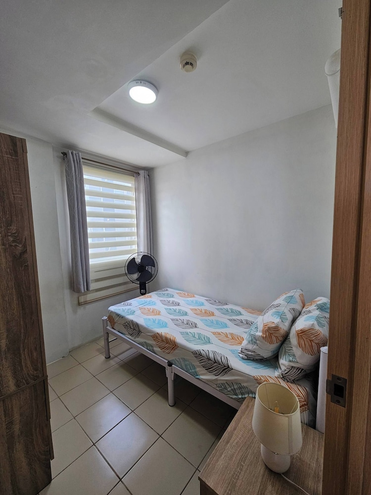 Cozy 3-bedroom Condo in Urban Deca Homes Ortigas Extension, Pasig