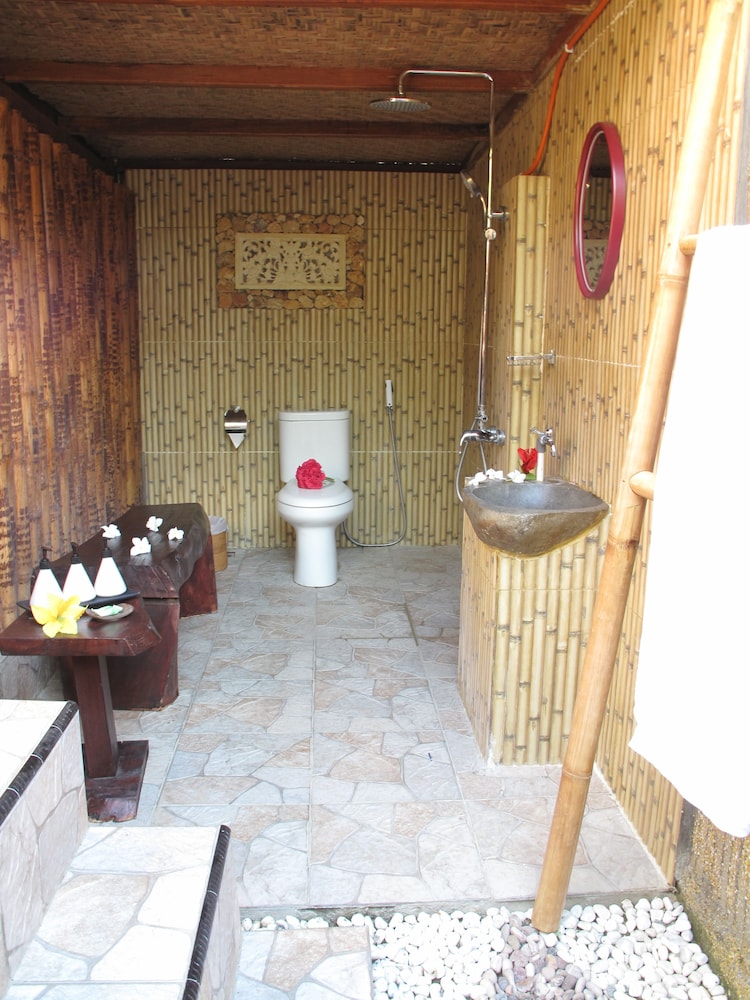 Yoki's Bungalows
