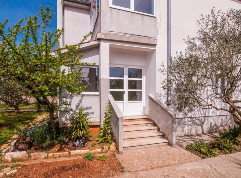 Seaside Oasis Apartments on Island Ugljan
