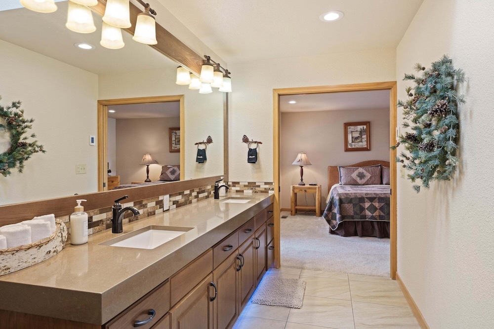 Summit View 5 4 Bedroom Home