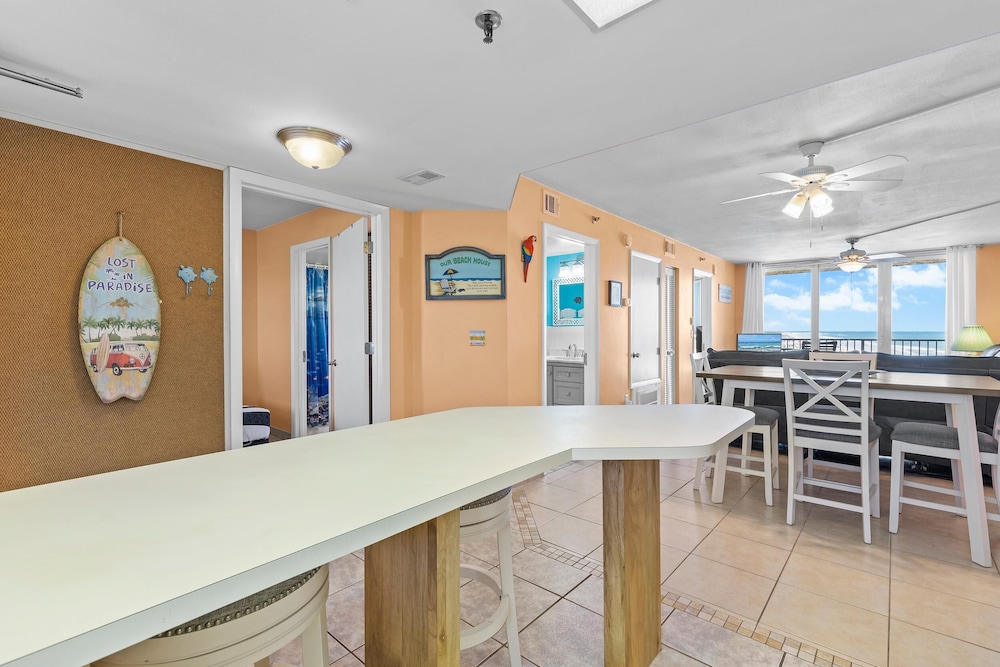 Oceania Plaza 808