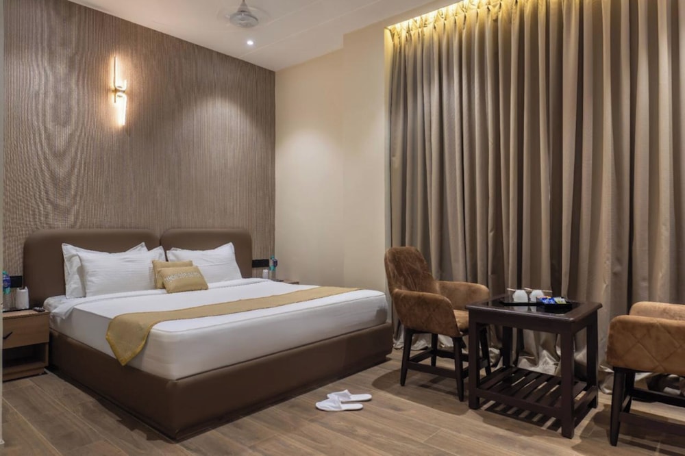 Hotel Kingsway Continental Raipur