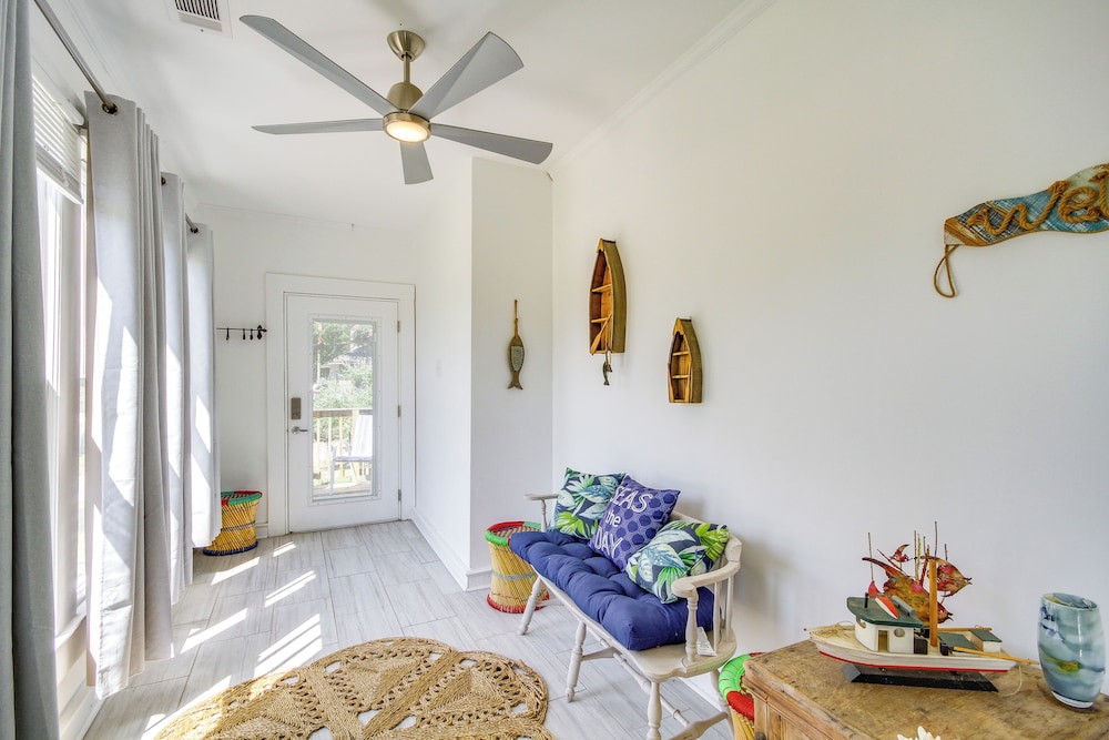 Long Beach Home Near Downtown & Beach view 5