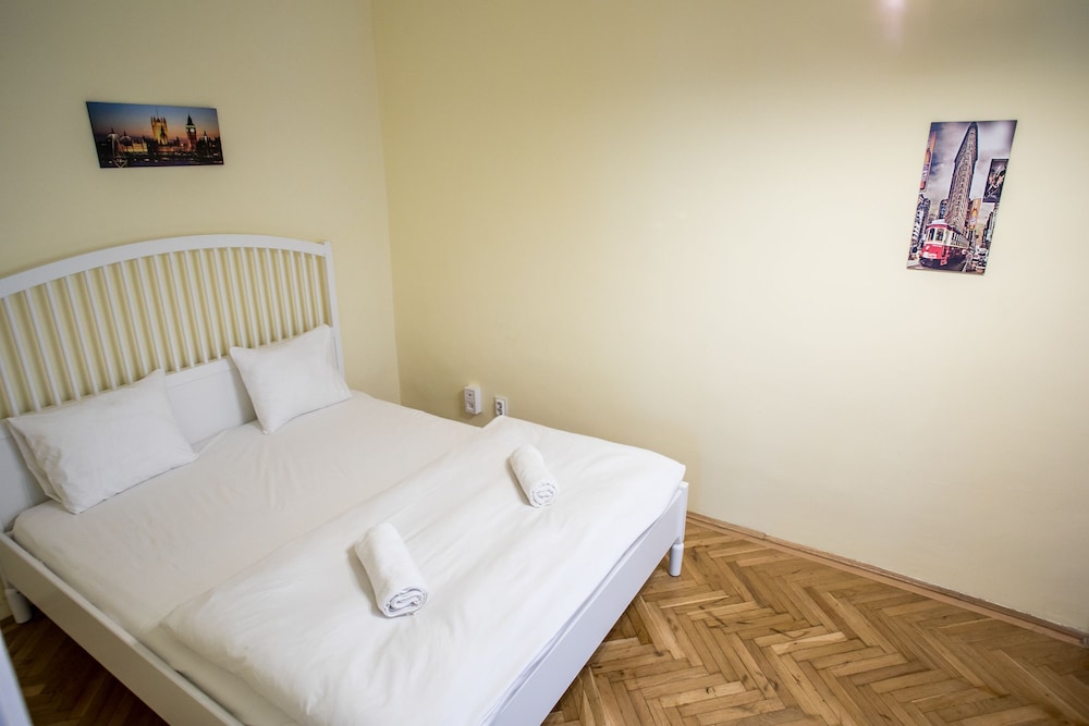 Goodtrip Apartments - Synagogue view 3
