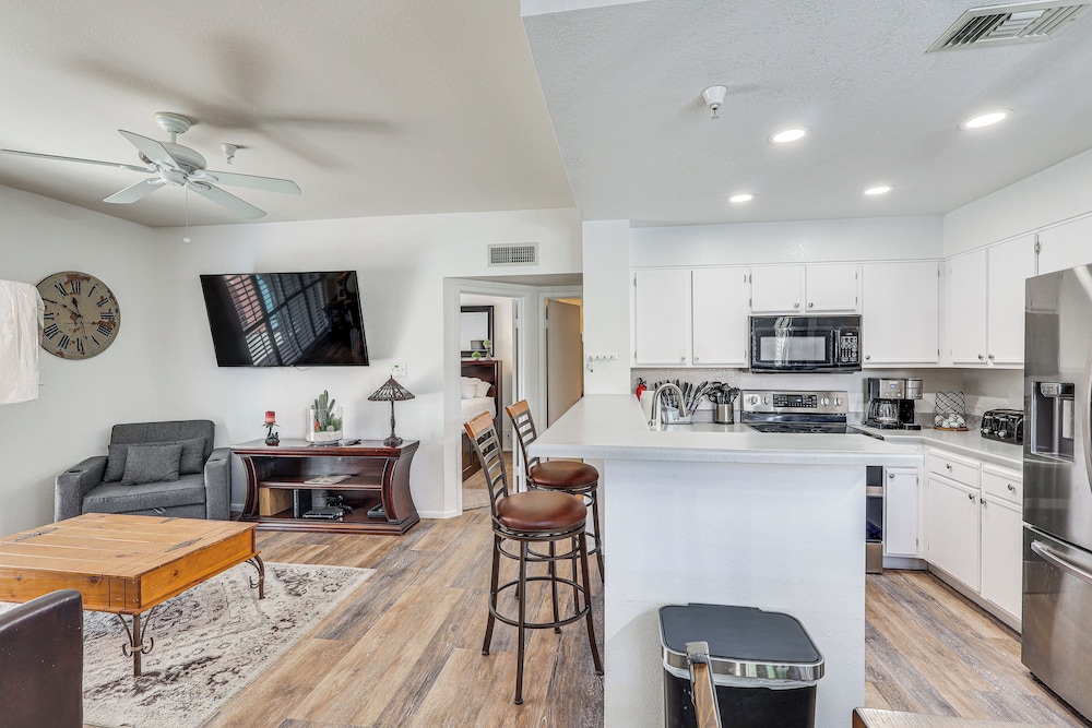 1 Mi to Beach: Condo w/ Pool in Lake Havasu City