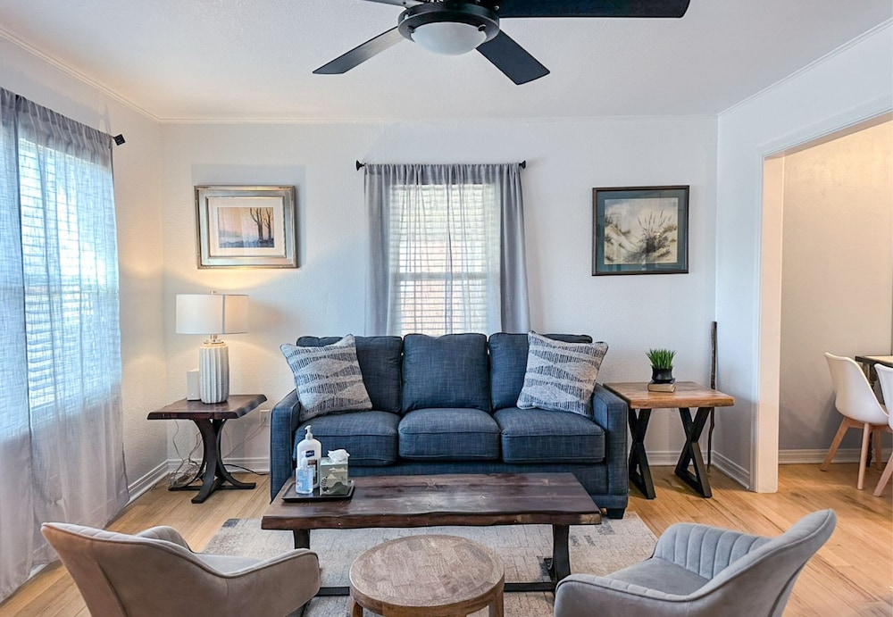 Affordable 2BR Getaway Near Plaza District Lilac1
