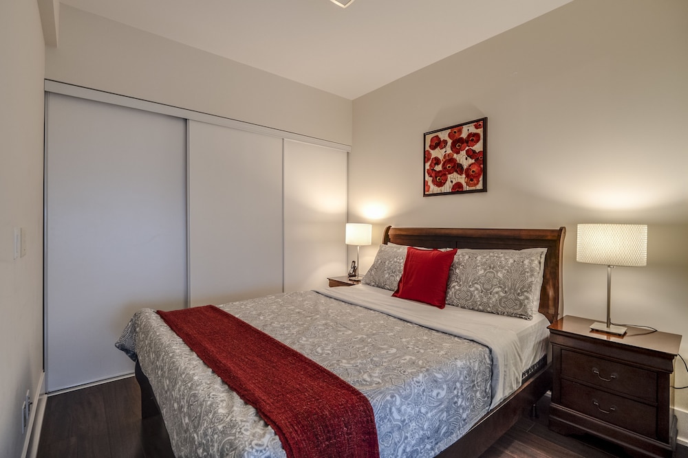 Galaxy Suites 300 Front Unit 3003 - Image 4