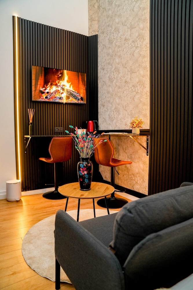 Comfy 5BR Apartment in Heart of Ghent