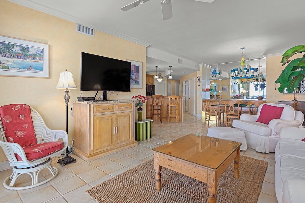 Romar House by Southern Vacation Rentals