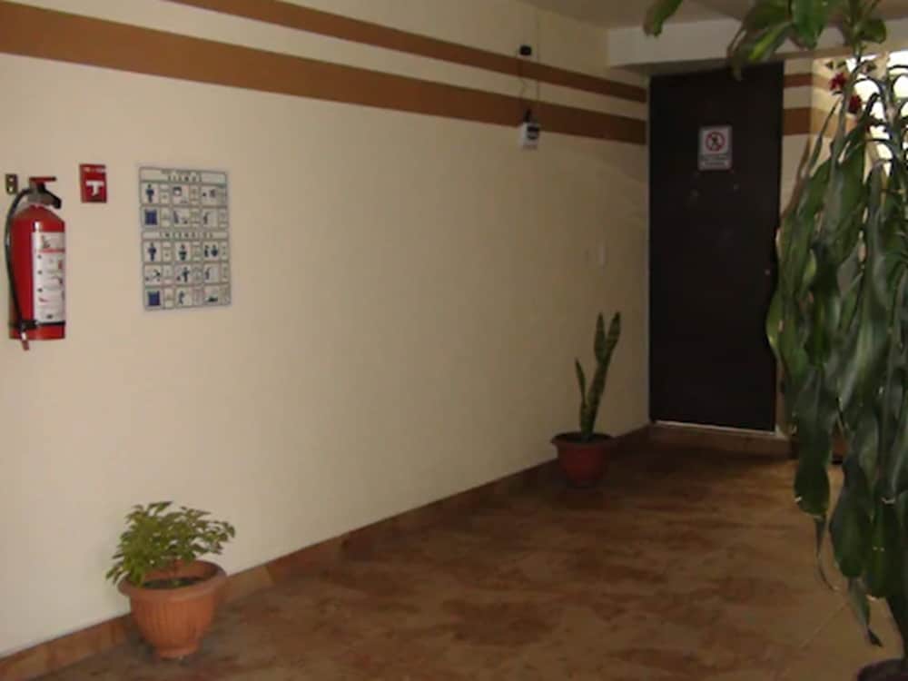 Hotel & Villas 7