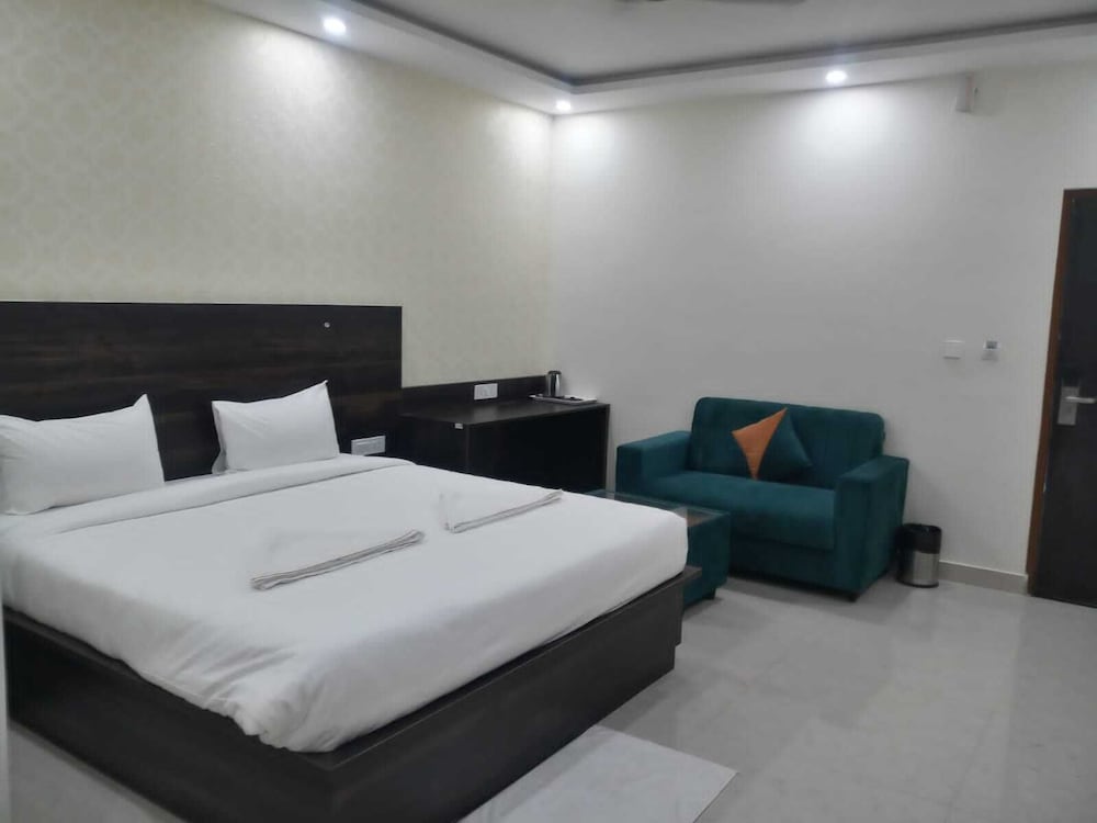 Hotel Zeke Avenue