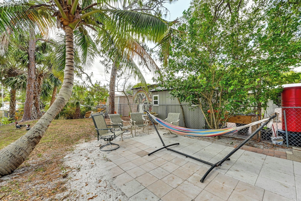 1 Mi to Dtwn Bonita Springs: Home w/ Lush Yard!