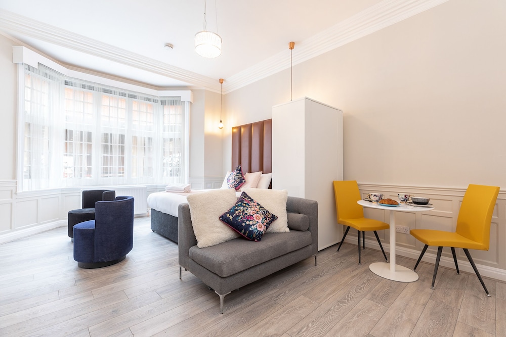 Luxurious Air Conditioned Apt High Street Kensington