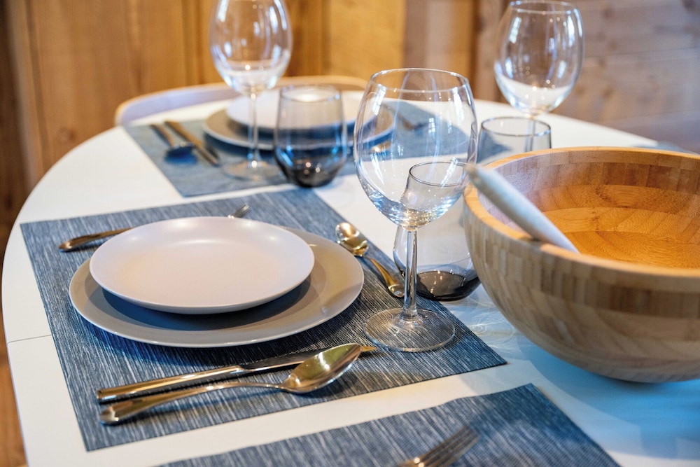 Cozy Chalet 3br/6p With Balcony - Megeve