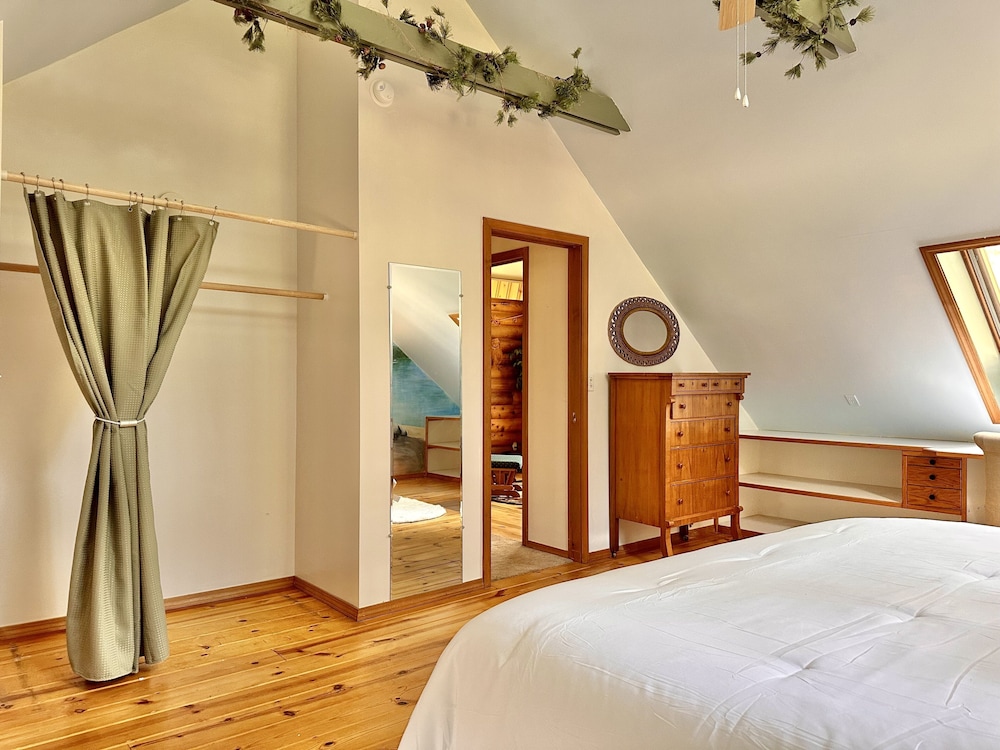 Blue Pine Forest Lodge 3 Bedroom Cabin