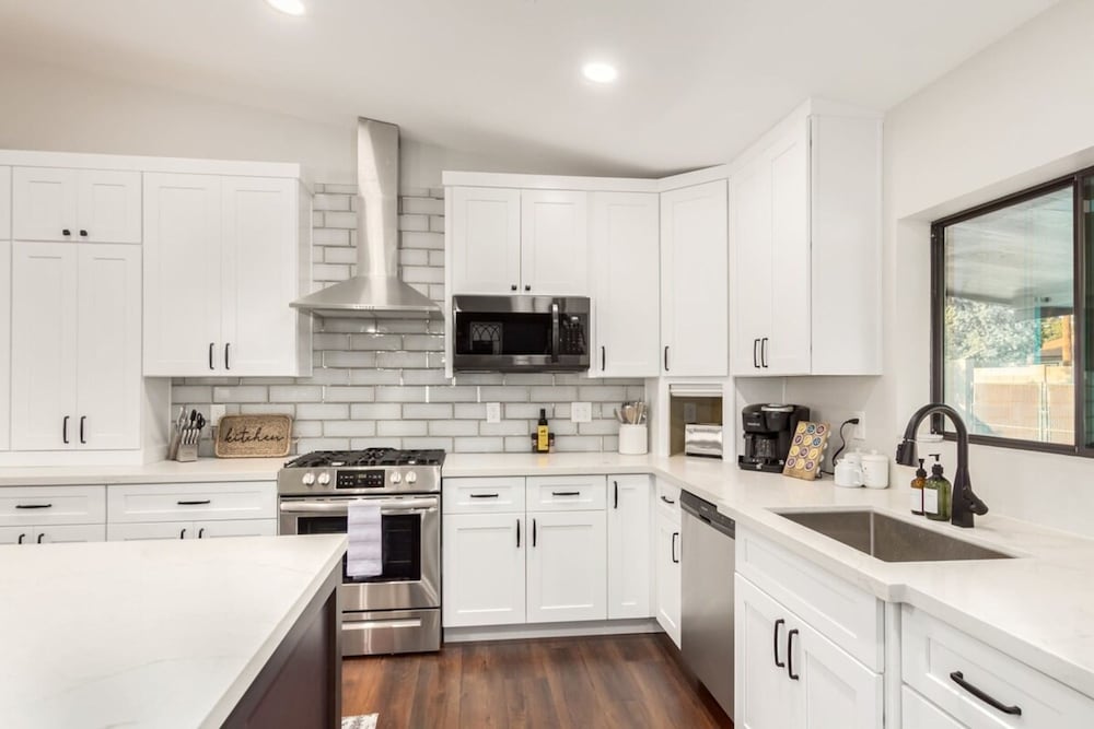 Broadway Palms Private Pool Chef Kitchen Office
