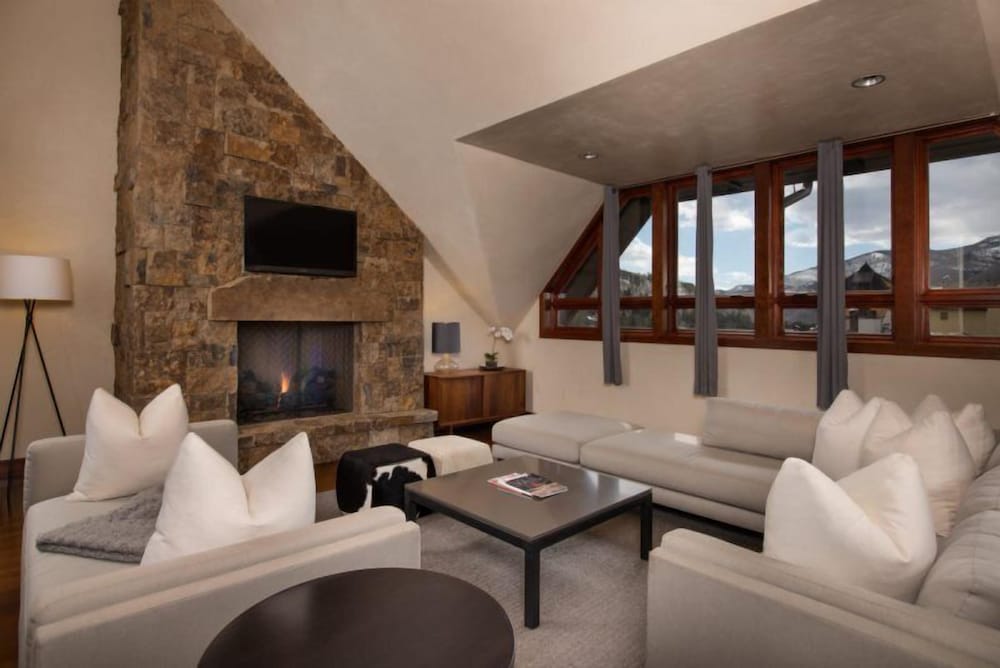 Platinum Vail Solaris 3 Bedroom With Den Vacation Rental Set at the Base of the Mountain Just Steps From the Gondola view 5