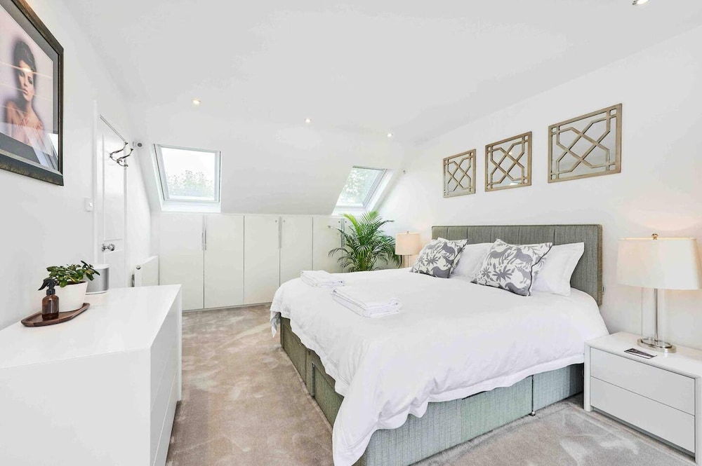 Luxury 3-bed Apartment in Central London