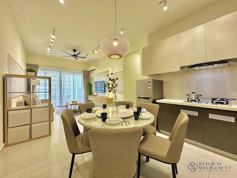 Country Garden Danga Bay Sea View Homestay by Stayrene