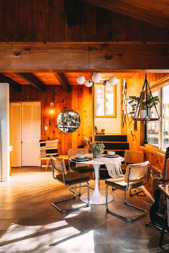 Lightfoot Cabin