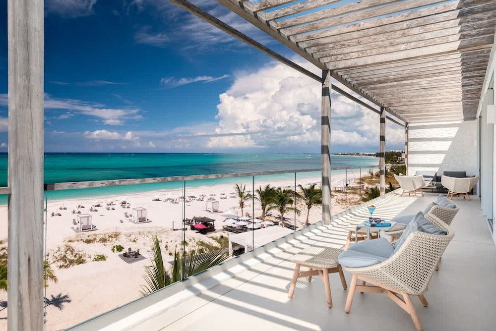 Luxe Oceanfront Penthouse Hot Tub Daily Cabana