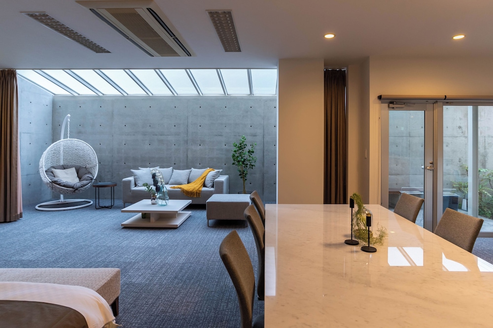 Bijou Suites AI PREMIUM