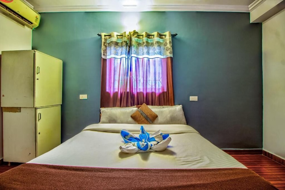 Candolim Glitter Sand