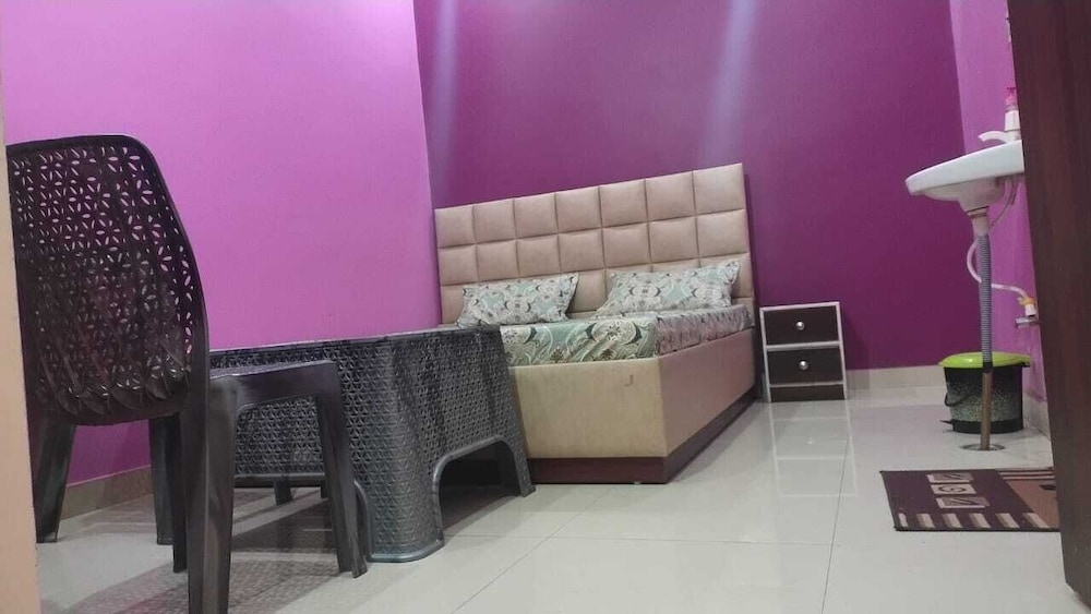 Hotel Aparna Palace