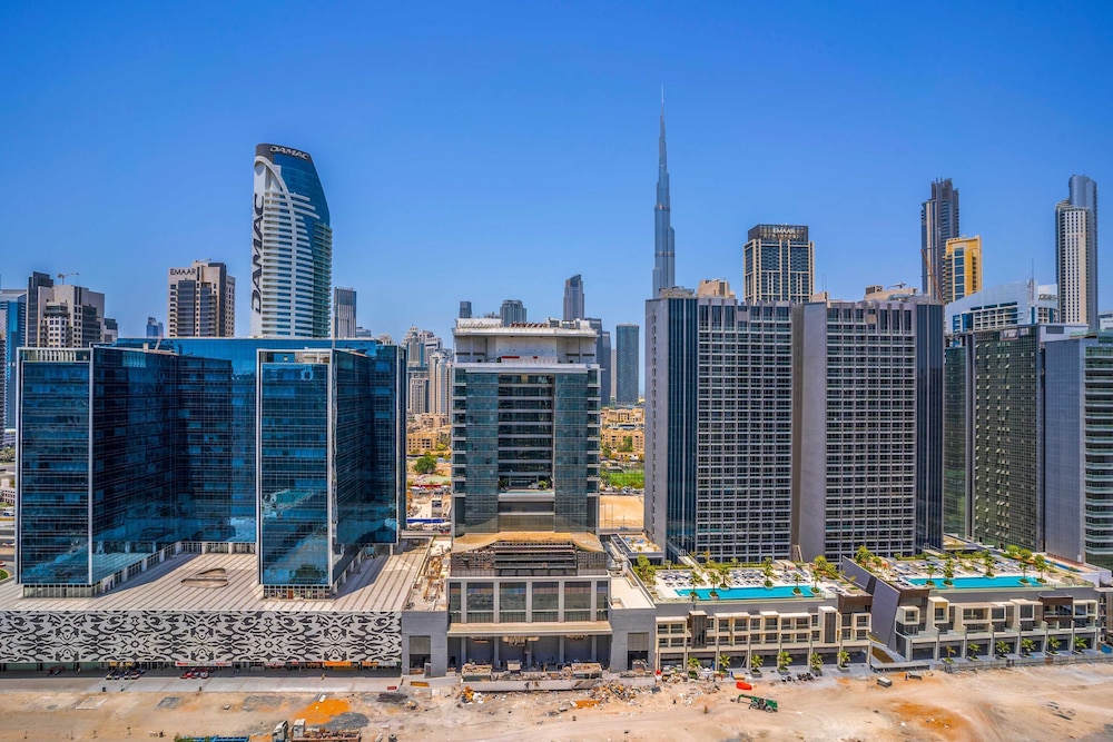 HEART OF BUSINESS BAY BURJ KHALIFA VIEW