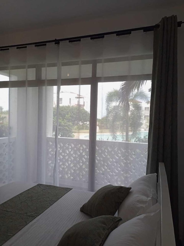 Lux Suites La Vida Sultan Palace Homes view 2